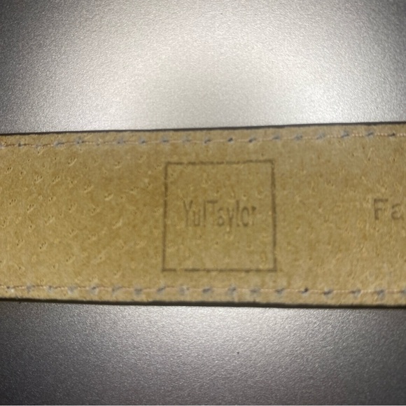 NWT Yul Taylor Adjustable Genuine Leather Belt in Black With Gold Hardware - OS main image 3
